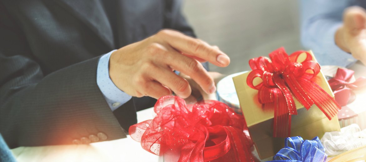 How To Create Effective Year-End Bonuses